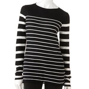 NWT Elle Lightweight Black & White Striped Sweater
